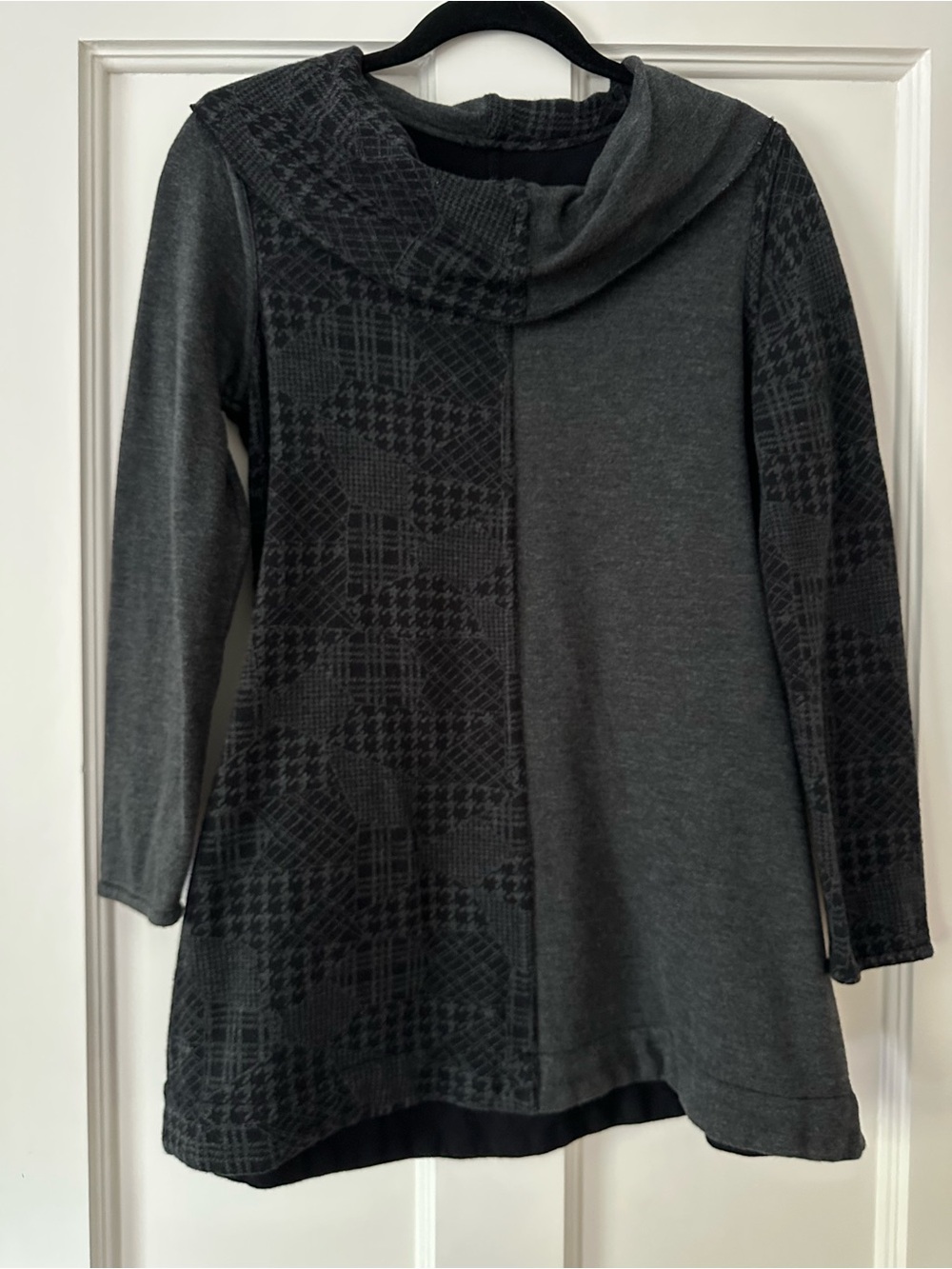 Habitat Women’s Charcoal Gray Patterned Long-Sleeve Reversible Tunic Small